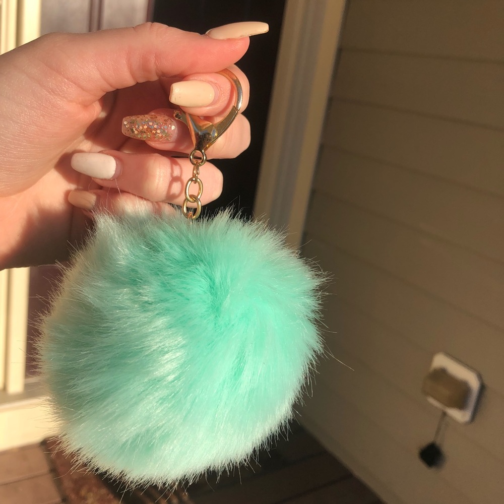 Fur Pom Pom keychain